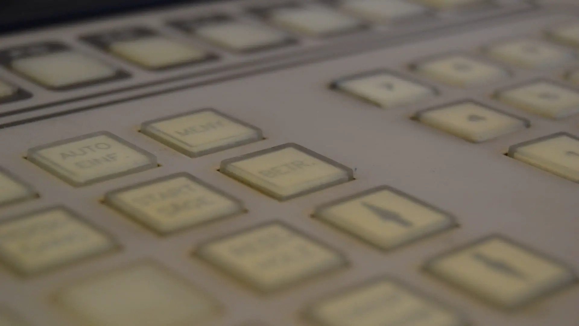 SPL270 Abbund-maskin – evolution från 1982 till modern PLC-styrning